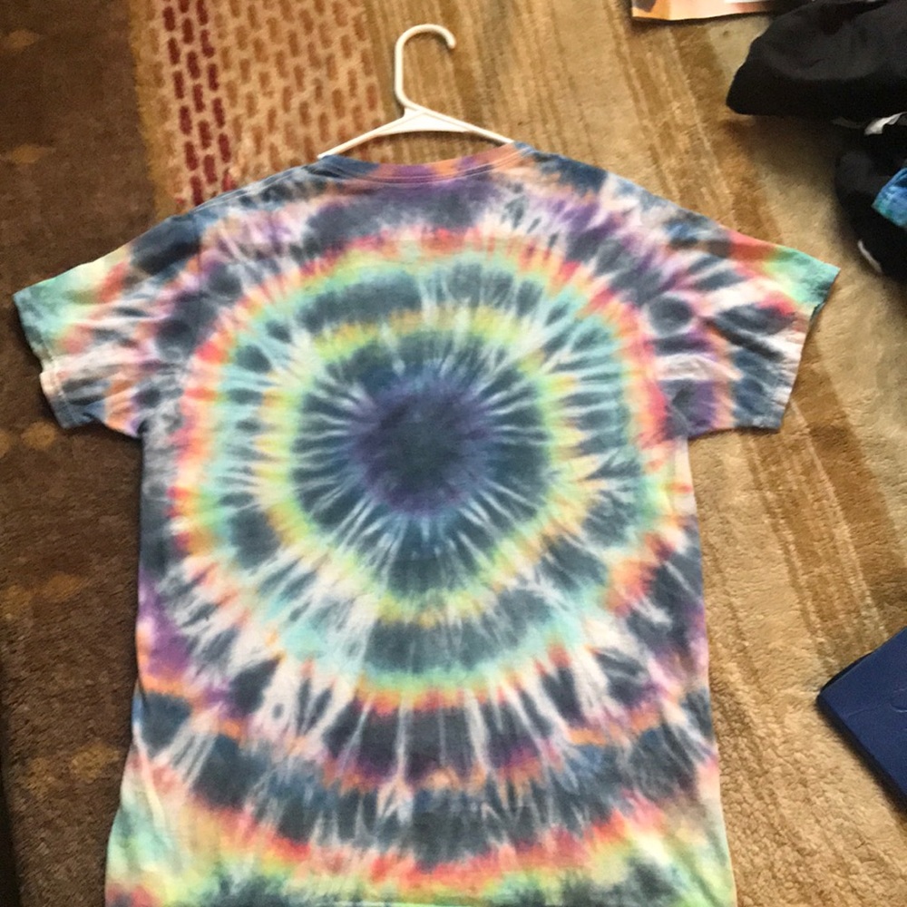 Exploding tie dye - Picture 2 of 3